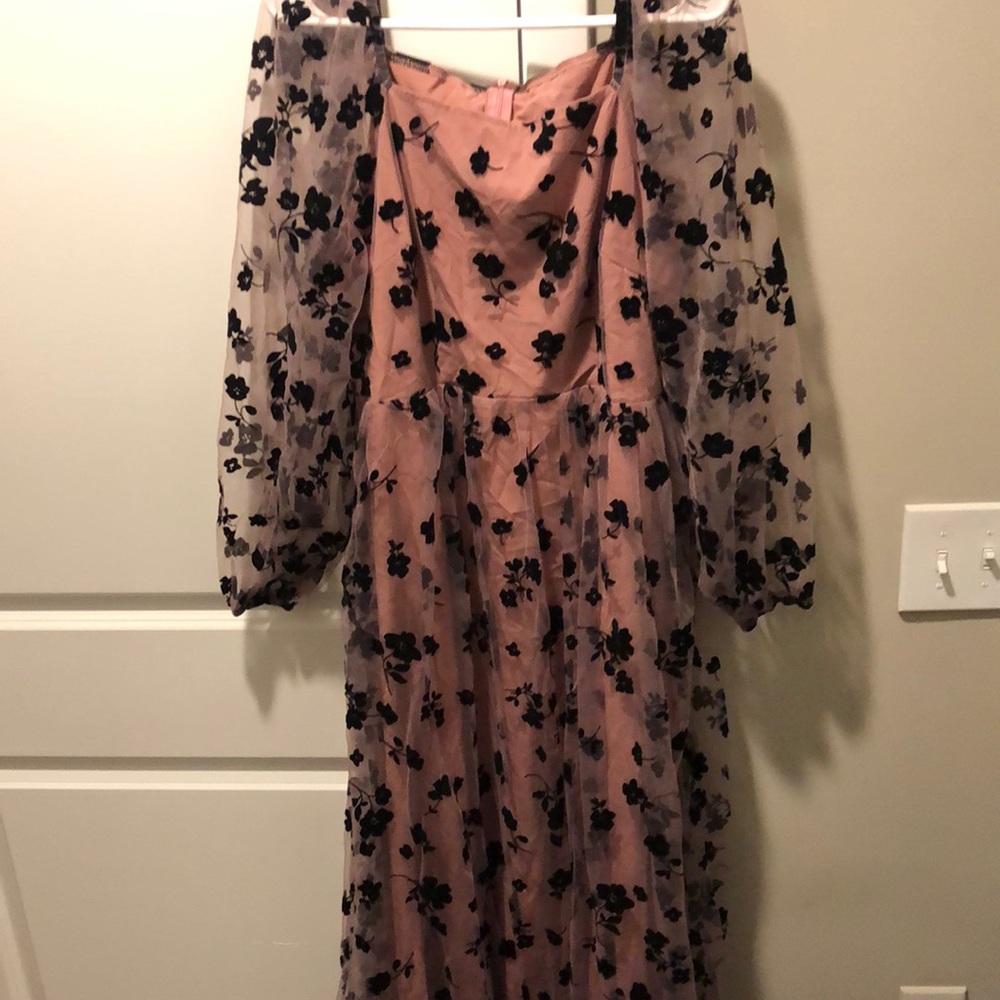 Enchanting Ash Pink Mesh and Black Floral Delight